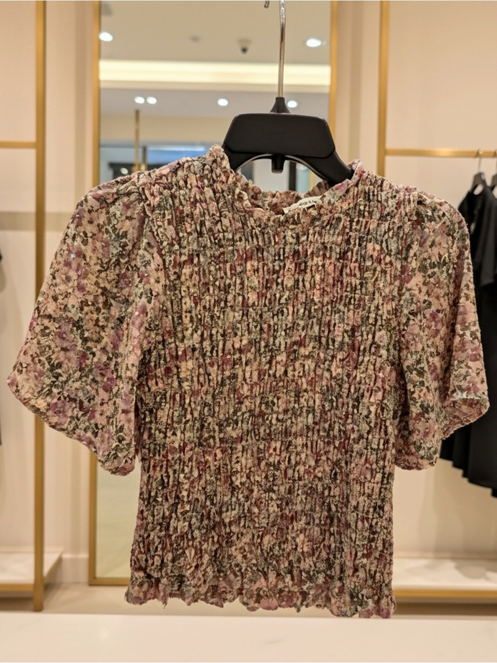 Abercrombie & Fitch Smocked Floral Top Blouse Size M, NWOT, Mauve & cream
